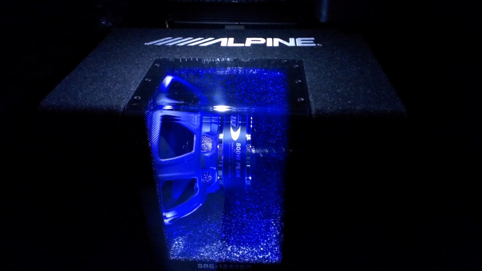 Автомобильный корпусной сабвуфер 12” (30 см) ALPINE SBG-1244BP