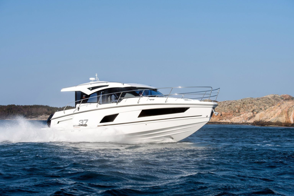Купить катер grandezza 37 outboard по цене . Низкие цены. Большой выбор. Доставка по всей России. Интернет-магазин в Москве. Только положительные отзывы!