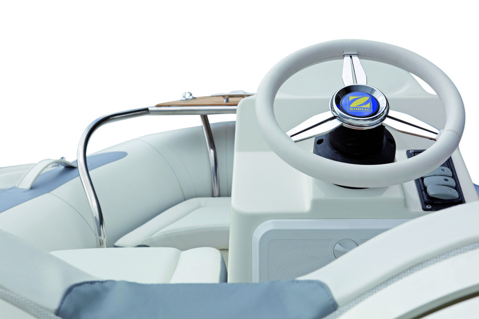Купить надувная лодка yachtline deluxe neo 380 с серыми вставками по цене . Низкие цены. Большой выбор. Доставка по всей России. Интернет-магазин в Москве. Только положительные отзывы!
