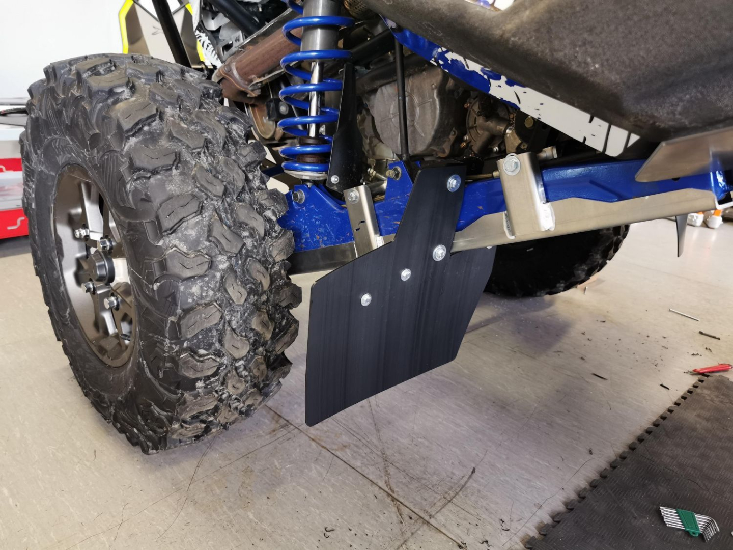 Купить брызговики задние brp can-am maverick x3 rzr pro xp z force 1000 sport по цене 4 773 р.. Низкие цены. Большой выбор. Доставка по всей России.  Интернет-магазин в Москве. Только положительные отзывы!