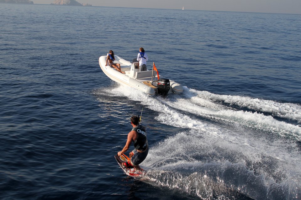 Купить надувная лодка medline 500 pvc* по цене . Низкие цены. Большой выбор. Доставка по всей России. Интернет-магазин в Москве. Только положительные отзывы!