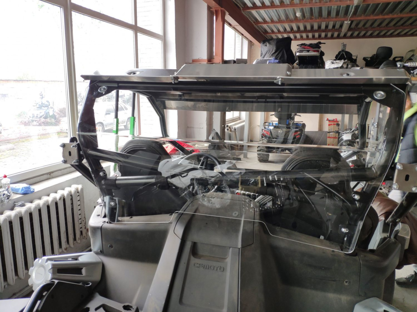 Купить заднее стекло цф z force 1000 sport по цене . Низкие цены. Большой выбор. Доставка по всей России.  Интернет-магазин в Москве. Только положительные отзывы!