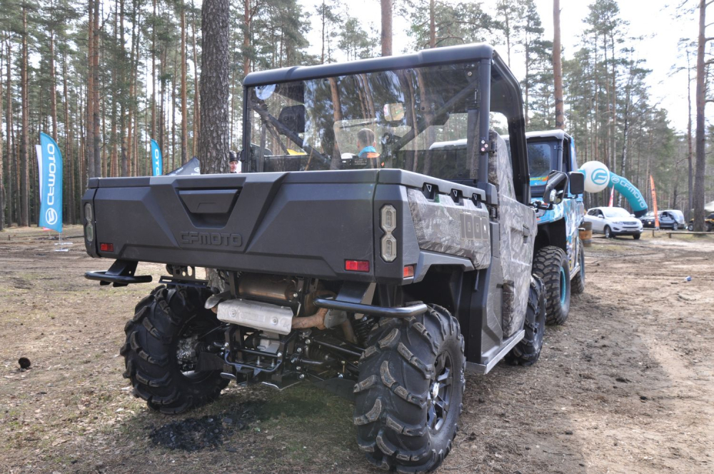 Купить заднее стекло цф u force 1000 u10 eps по цене . Низкие цены. Большой выбор. Доставка по всей России.  Интернет-магазин в Москве. Только положительные отзывы!