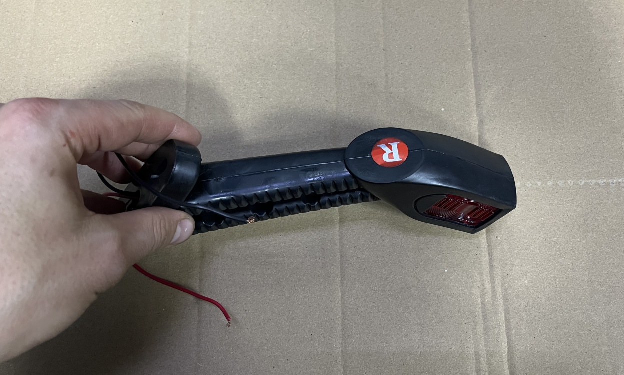 Купить фонарь габаритный (контурный) для прицепа (рога) правый по цене 1 100 р.. Низкие цены. Большой выбор. Доставка по всей России. Интернет-магазин в Москве. Только положительные отзывы!