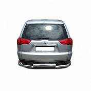 Защита заднего бампера автомобиля