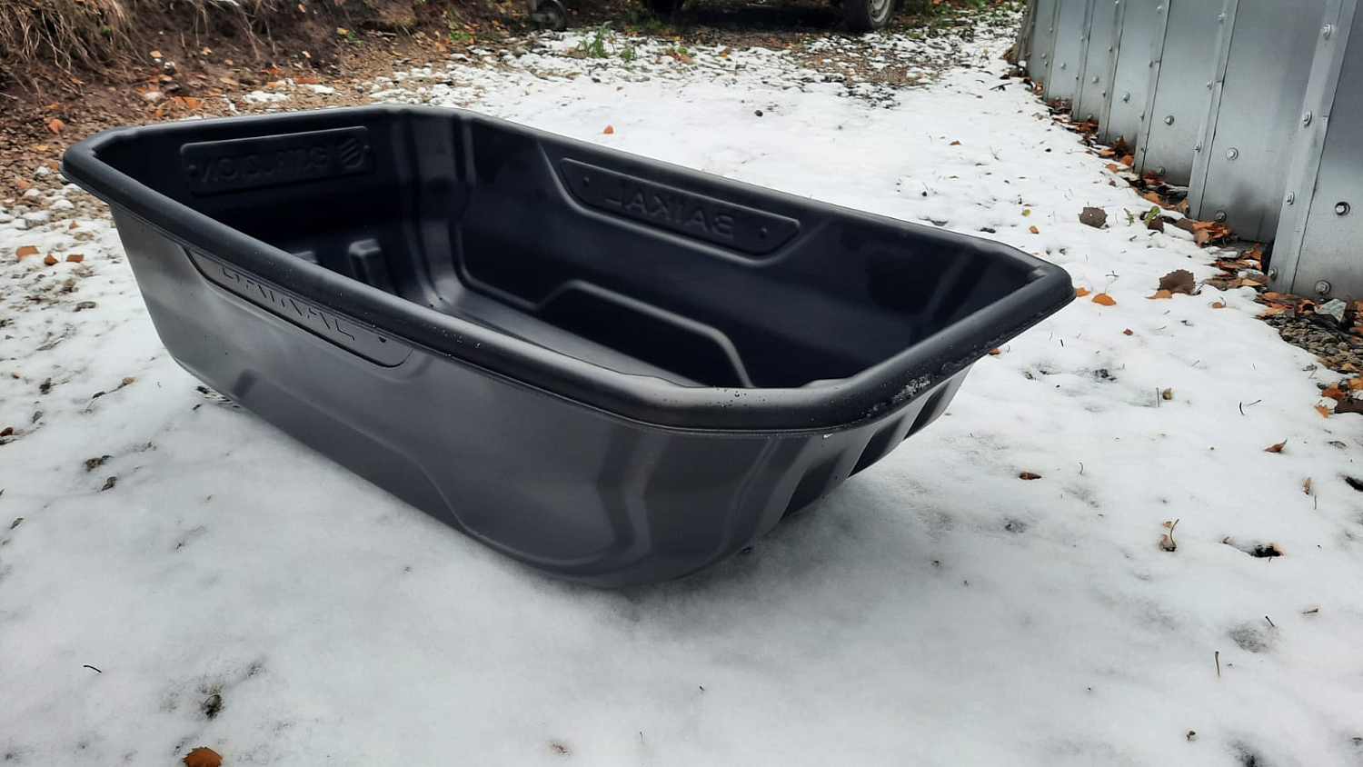 Сани-волокуши BAIKAL 1100х600x300 мм с люверсами для снегохода или мотособаки по низкой цене в Москве. Можете купить недорого для мотобуксировщика и в наличии!Всего 1 980 р.