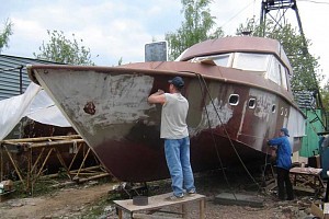 Чем красить металлический (стальной) катер (лодку)