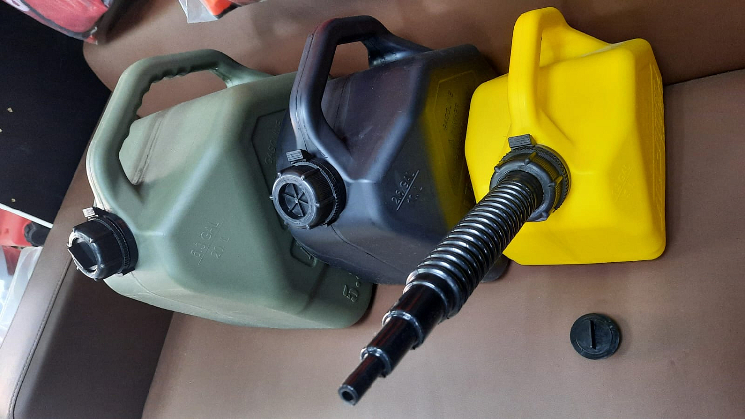 Купить канистра art-rider 20 л бытовая (чёрная) по цене 1 000 р.. Низкие цены. Большой выбор. Доставка по всей России.  Интернет-магазин в Москве. Только положительные отзывы!