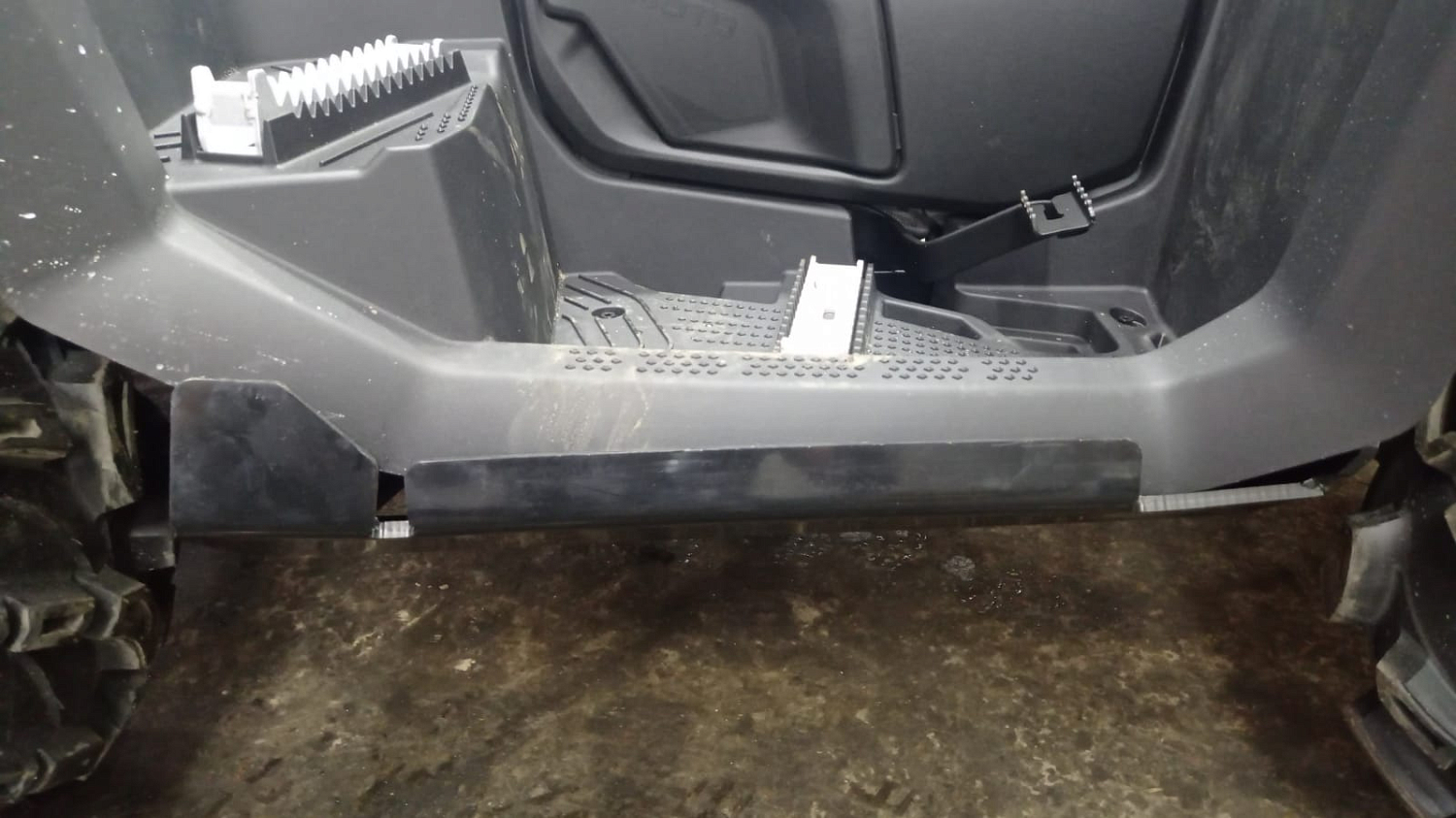 Купить пластиковая защита днища цф 800/1000 new (2023-) 17.1.10.р по цене 23 500 р.. Низкие цены. Большой выбор. Доставка по всей России.  Интернет-магазин в Москве. Только положительные отзывы!